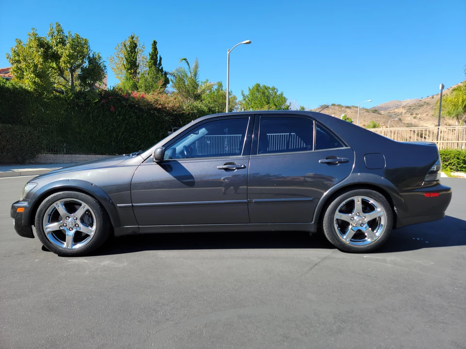 2002 Lexus IS 1st Gen - Image 9 of 31