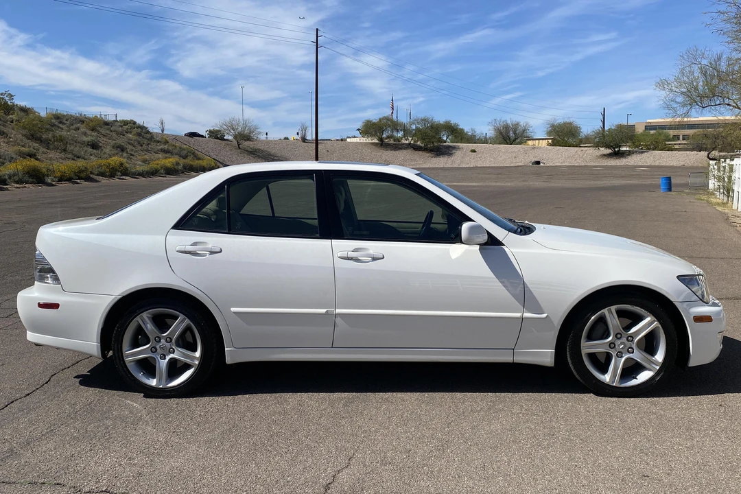 2002 Lexus IS 1st Gen - Image 3 of 5