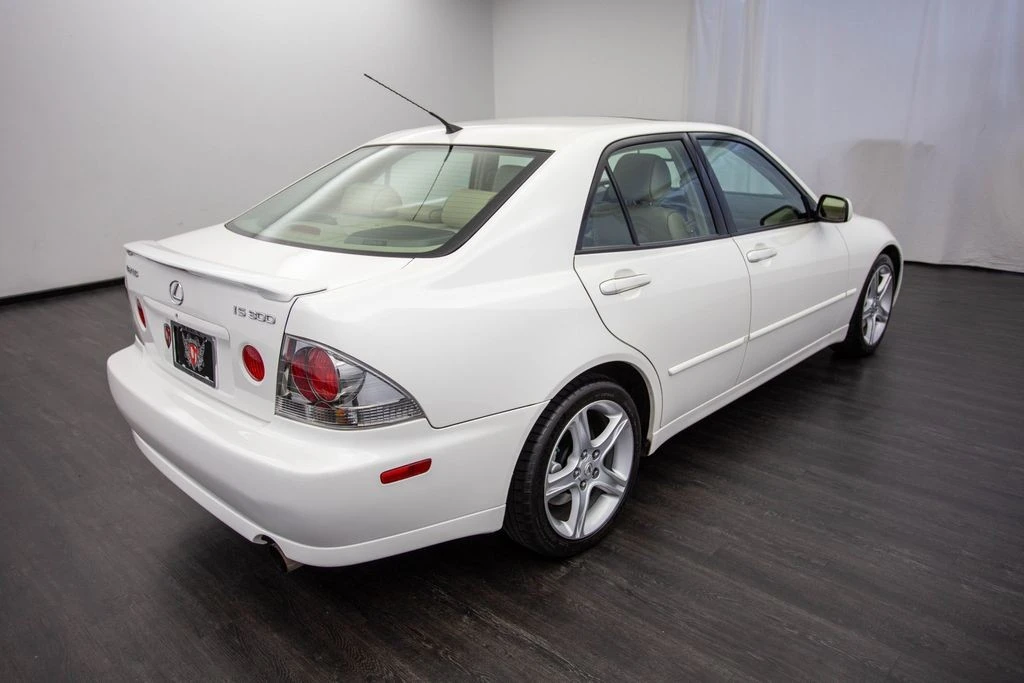 2002 Lexus IS 1st Gen - Image 10 of 12