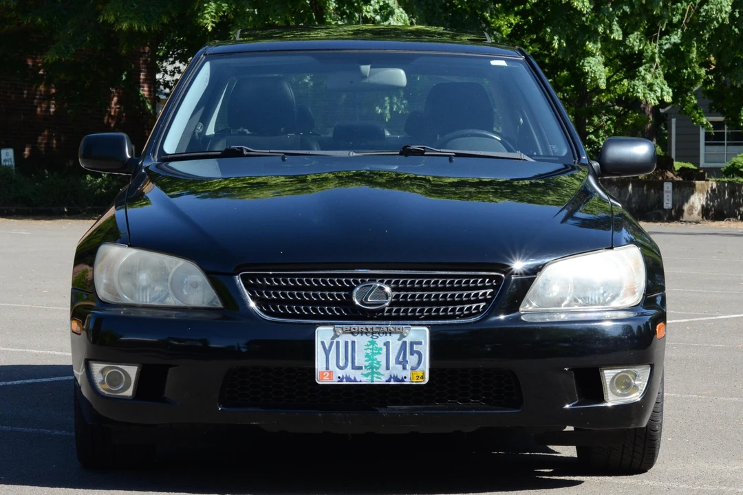2002 Lexus IS 1st Gen - Image 2 of 31
