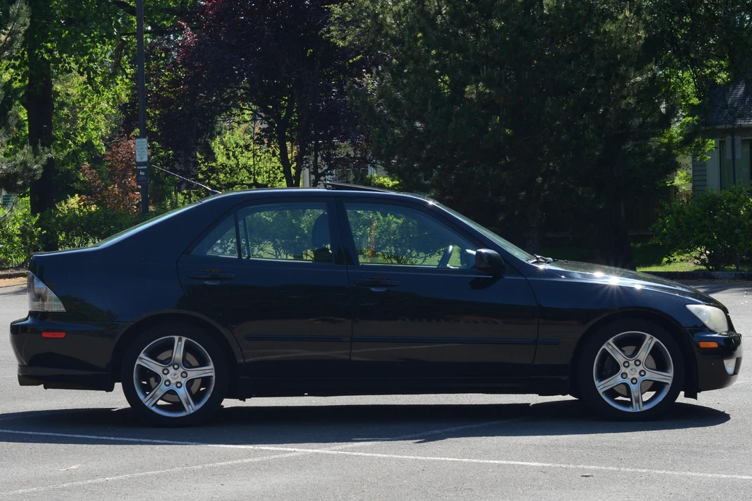 2002 Lexus IS 1st Gen - Image 3 of 31