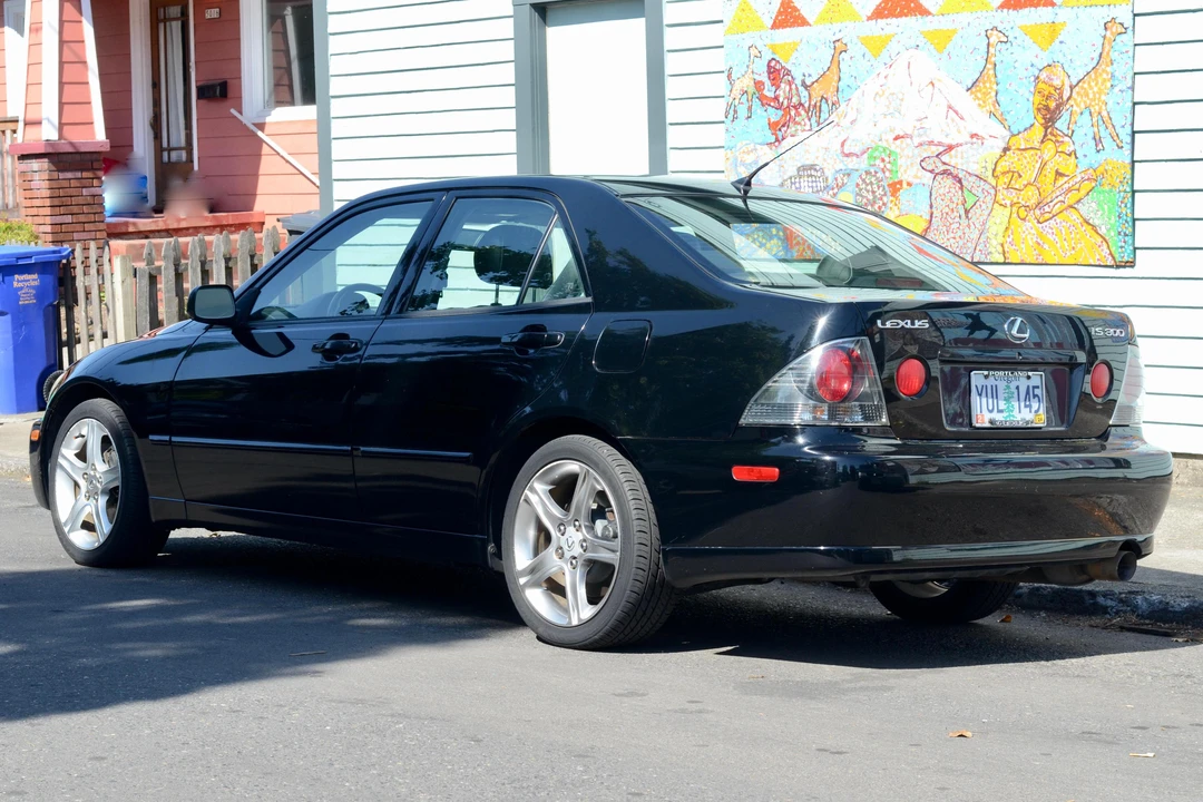2002 Lexus IS 1st Gen - Image 4 of 31