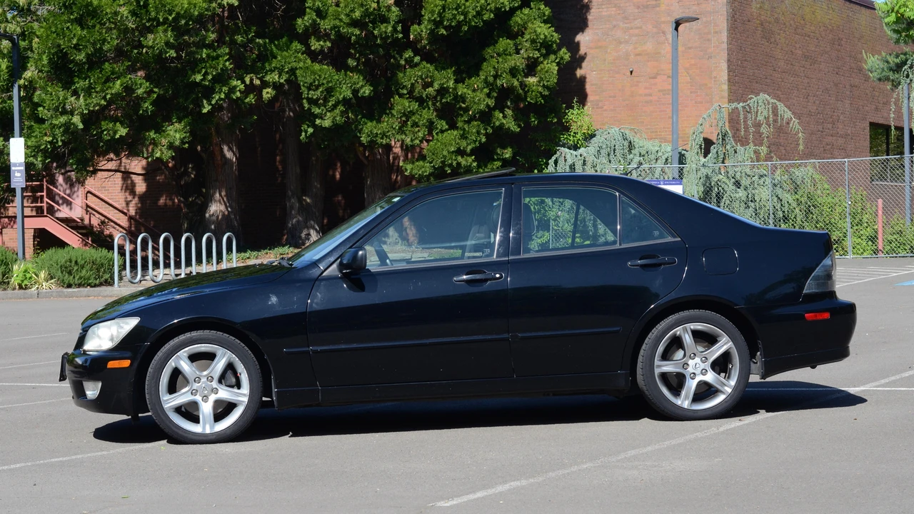 2002 Lexus IS 1st Gen - Image 9 of 31