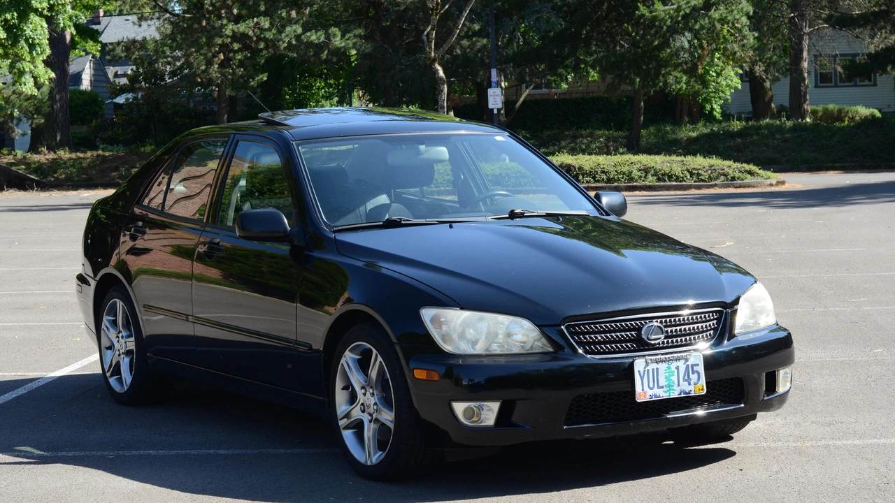 2002 Lexus IS 1st Gen - Image 16 of 31