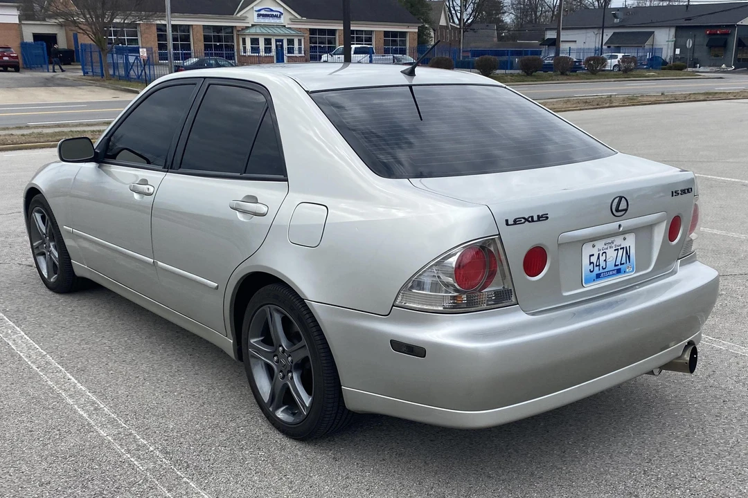 2002 Lexus IS 1st Gen - Image 4 of 31