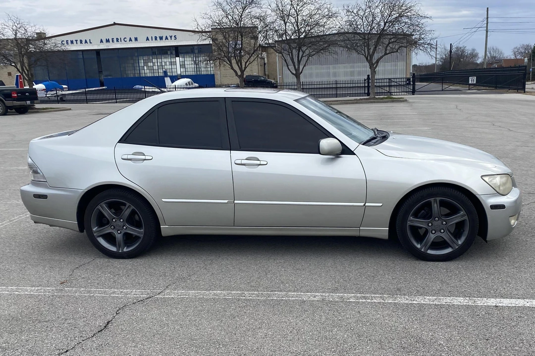 2002 Lexus IS 1st Gen - Image 3 of 31