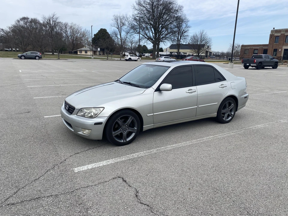 2002 Lexus IS 1st Gen - Image 14 of 31