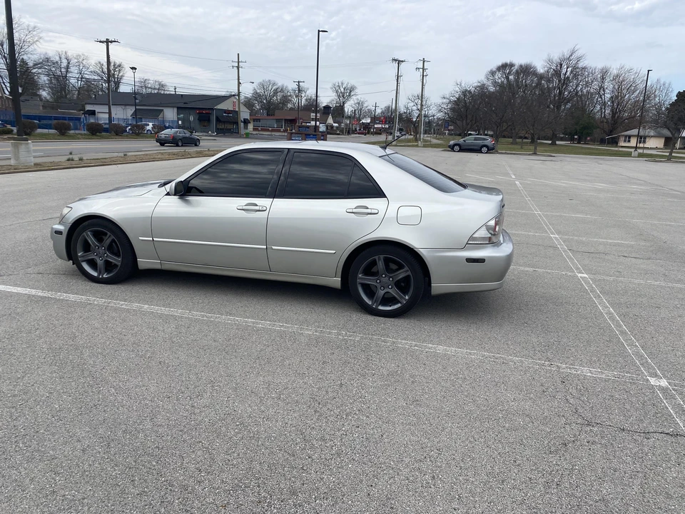 2002 Lexus IS 1st Gen - Image 20 of 31