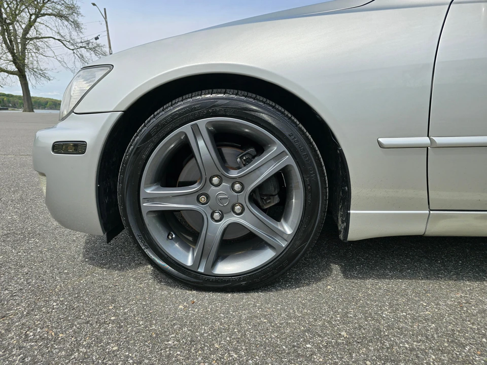 2002 Lexus IS 1st Gen - Image 28 of 31