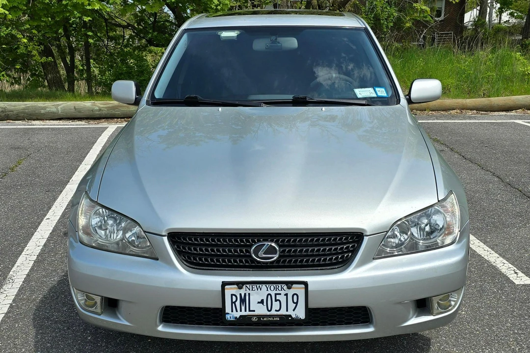 2002 Lexus IS 1st Gen - Image 2 of 31