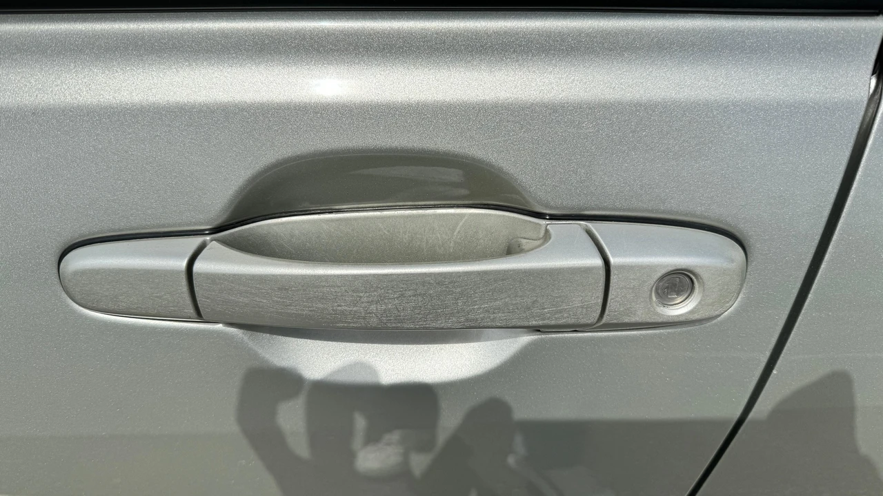 2002 Lexus IS 1st Gen - Image 18 of 31