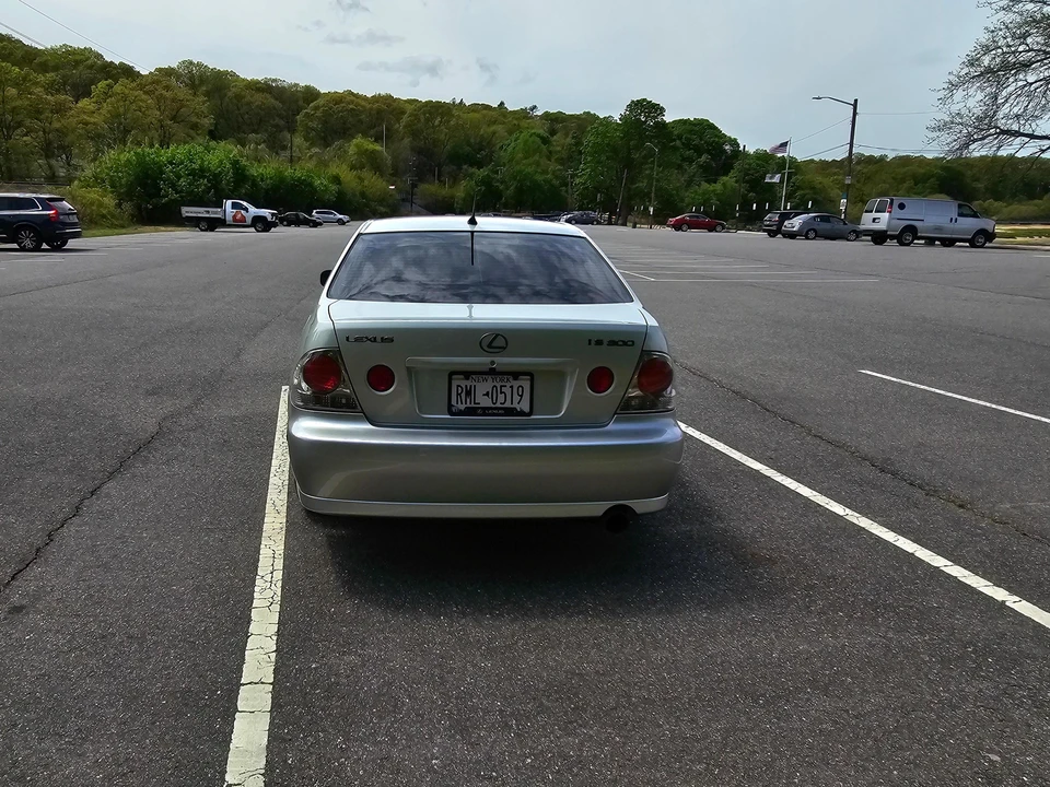 2002 Lexus IS 1st Gen - Image 7 of 31