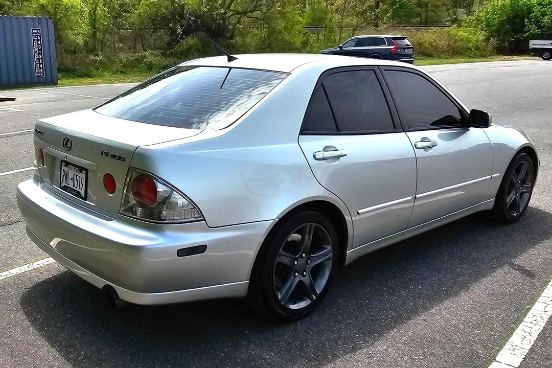 2002 Lexus IS 1st Gen - Image 4 of 31