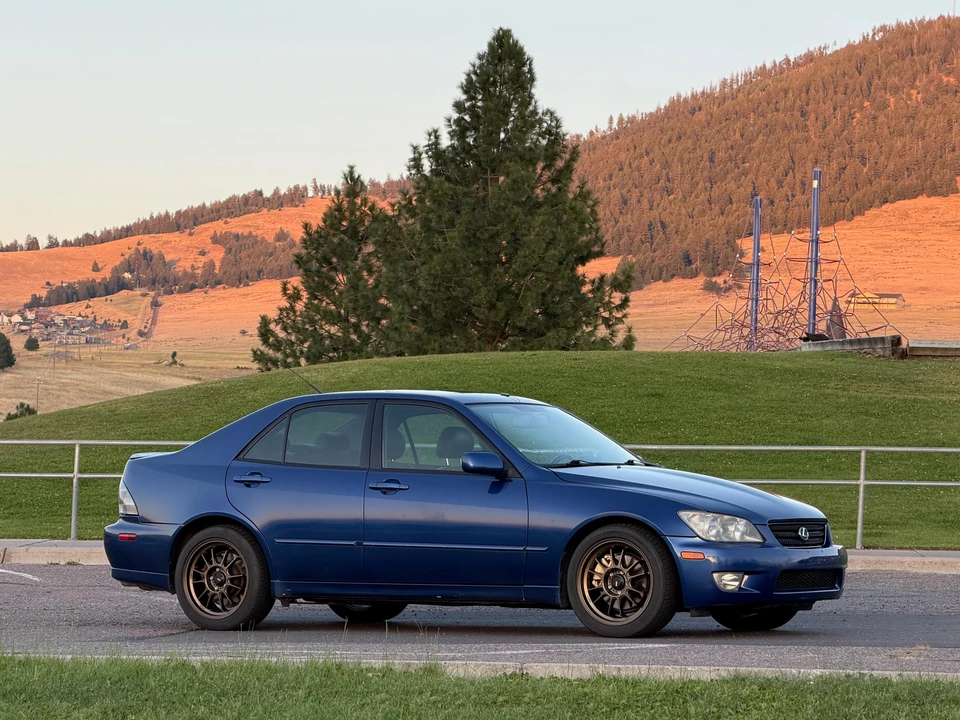 2002 Lexus IS 1st Gen - Image 28 of 31