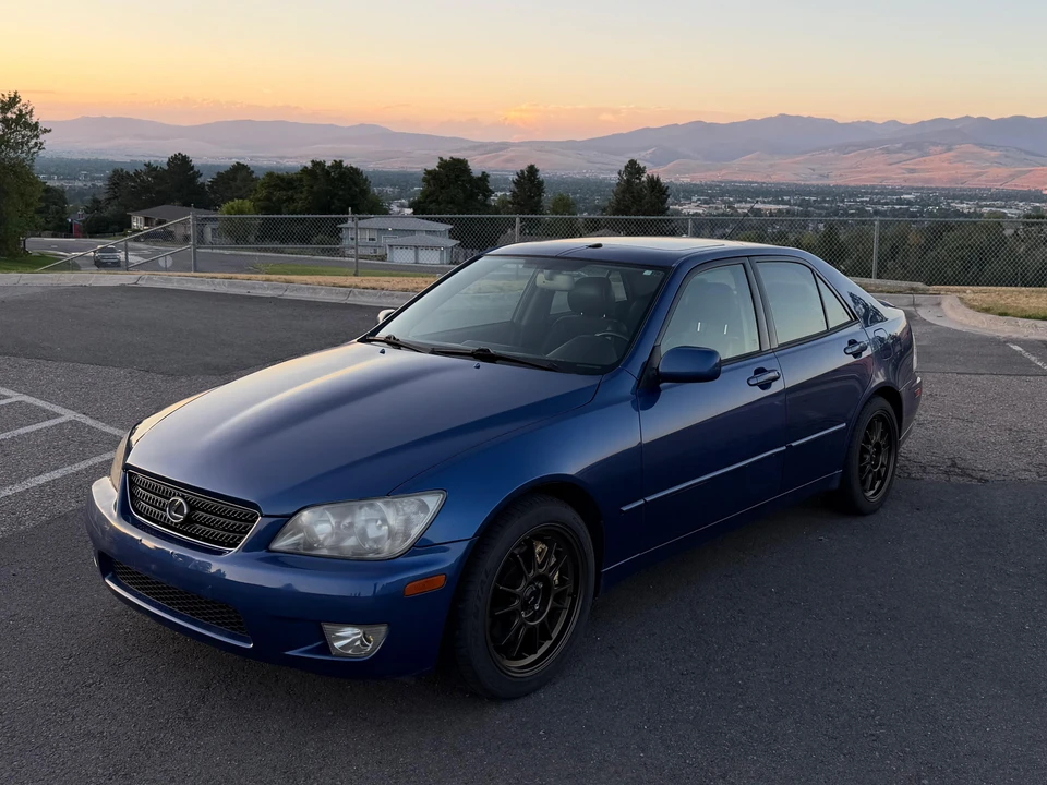 2002 Lexus IS 1st Gen - Image 17 of 31