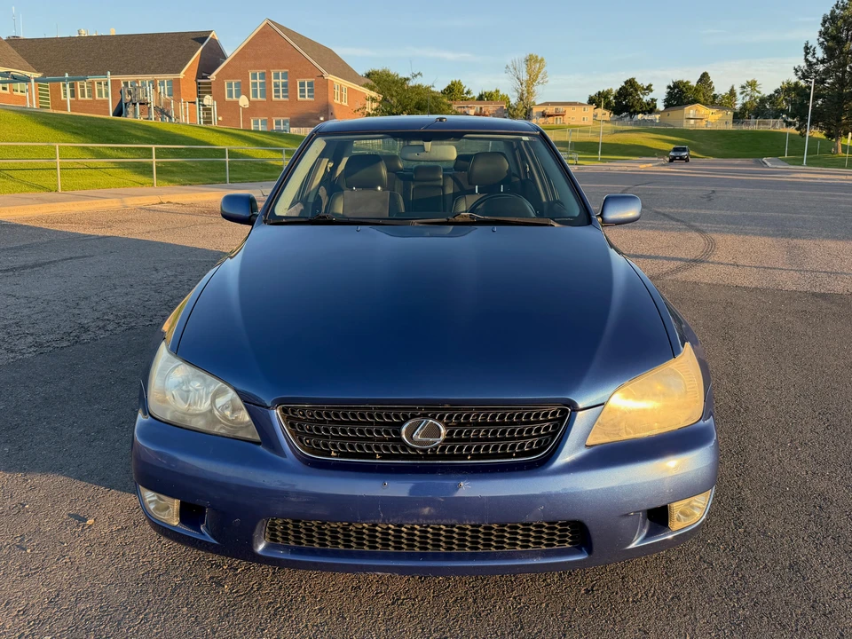 2002 Lexus IS 1st Gen - Image 9 of 31