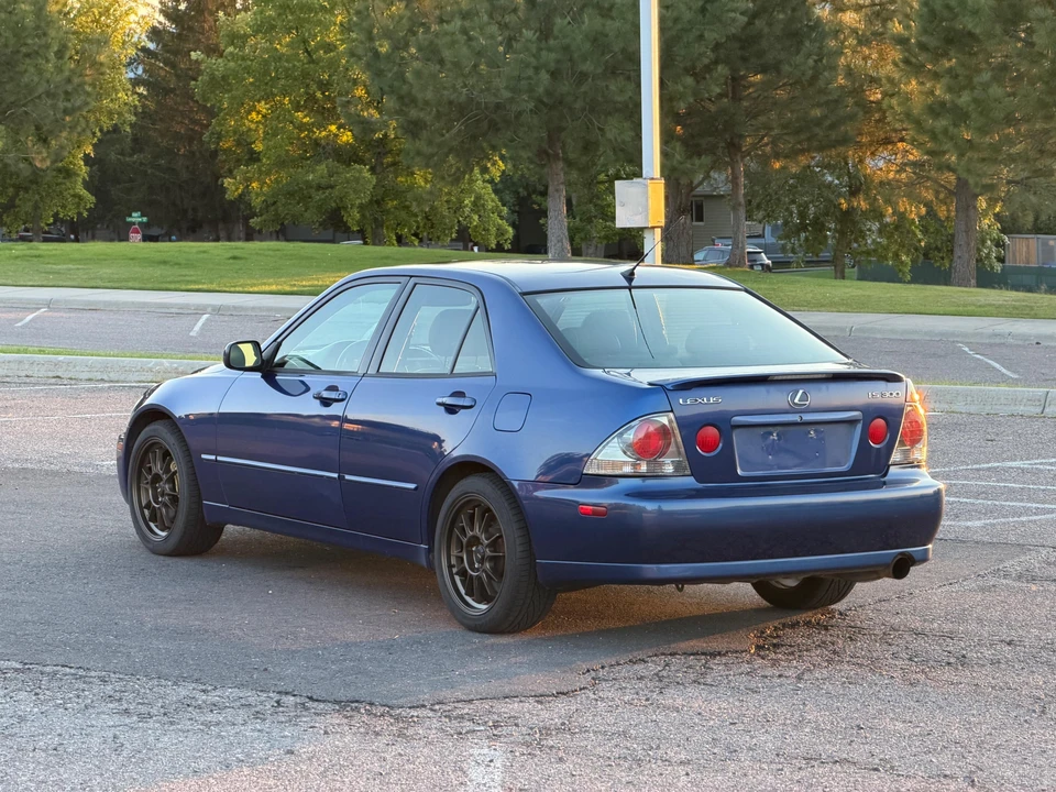 2002 Lexus IS 1st Gen - Image 20 of 31