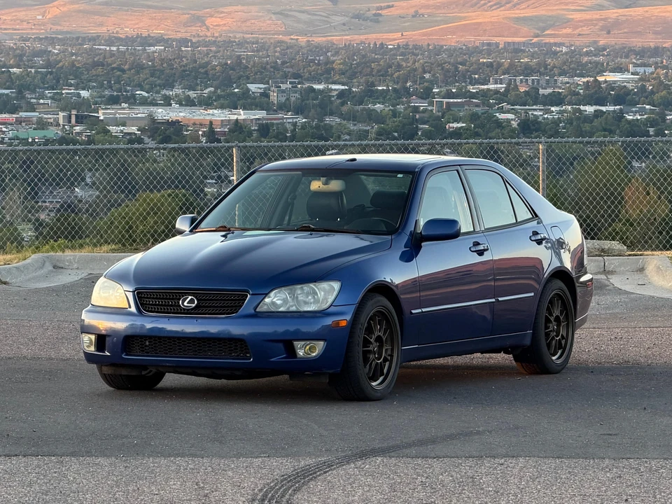 2002 Lexus IS 1st Gen - Image 12 of 31