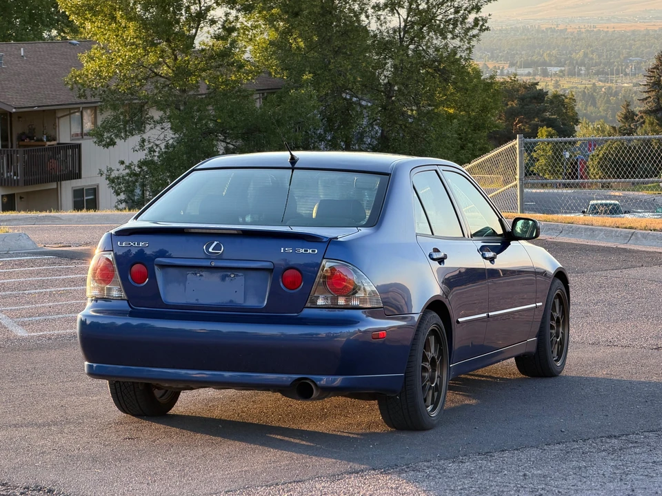 2002 Lexus IS 1st Gen - Image 22 of 31