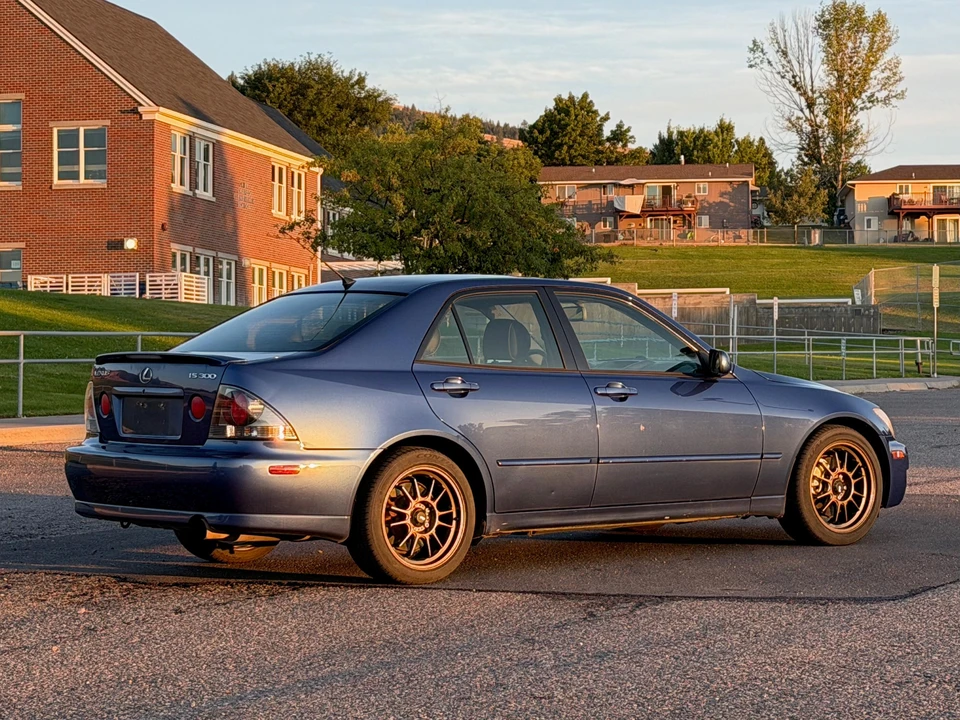 2002 Lexus IS 1st Gen - Image 24 of 31