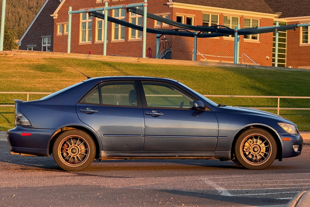 2002 Lexus IS 1st Gen - Image 3 of 31