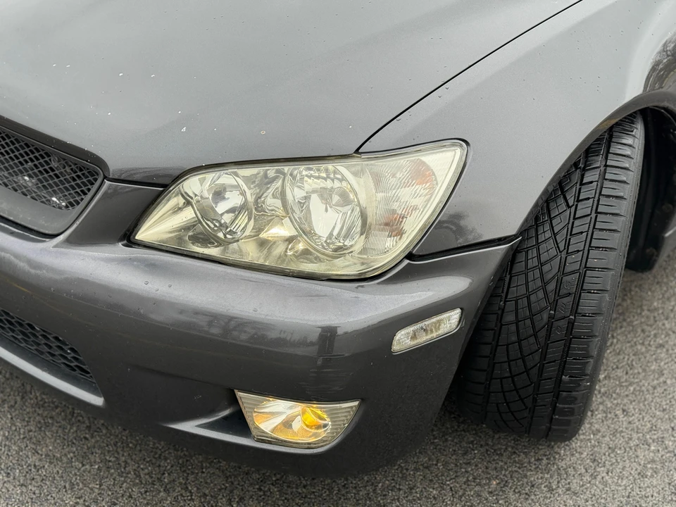 2002 Lexus IS 1st Gen - Image 19 of 31