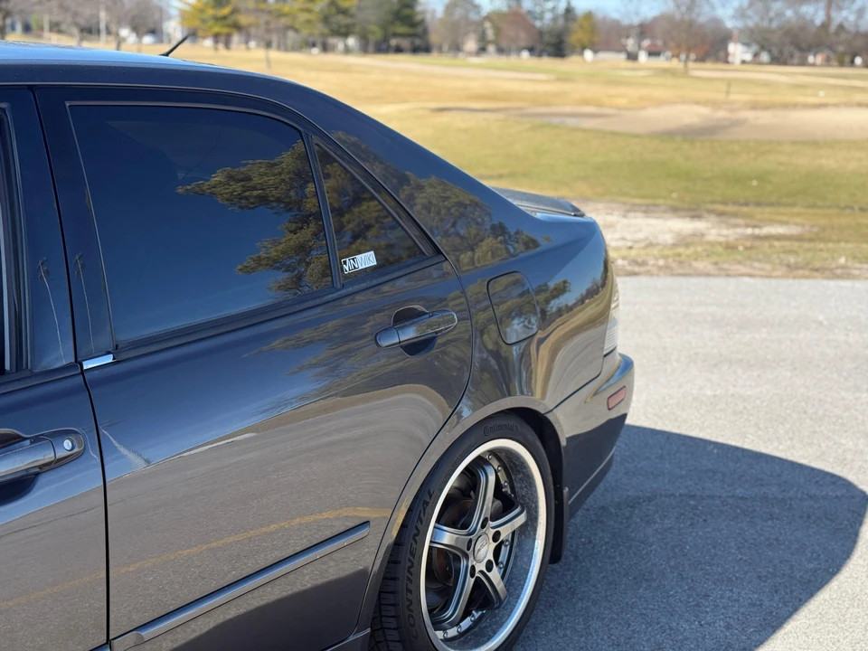 2002 Lexus IS 1st Gen - Image 25 of 31