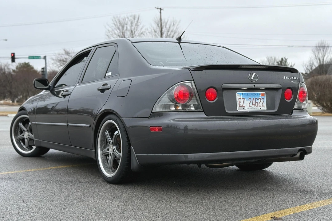 2002 Lexus IS 1st Gen - Image 4 of 31