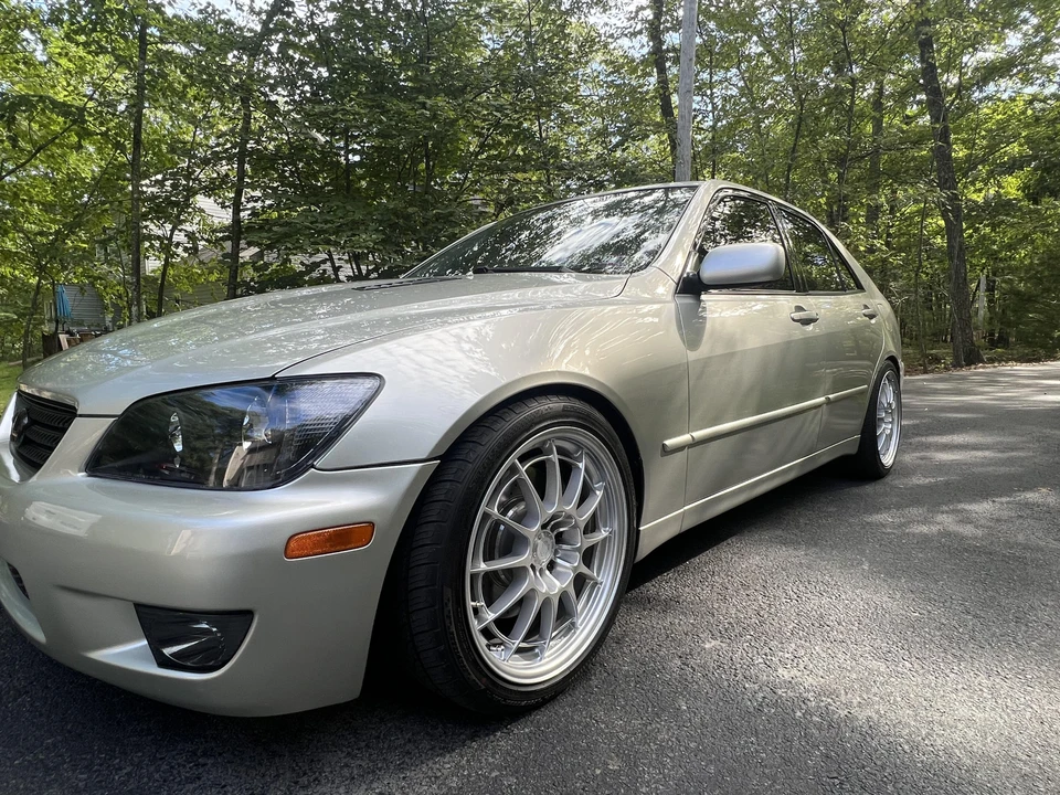 2002 Lexus IS 1st Gen - Image 10 of 31