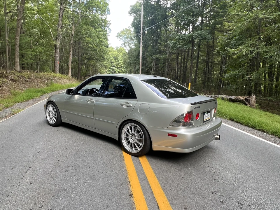 2002 Lexus IS 1st Gen - Image 11 of 31