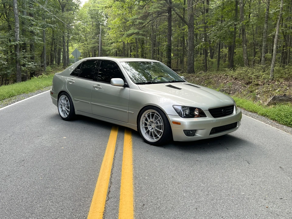 2002 Lexus IS 1st Gen - Image 19 of 31