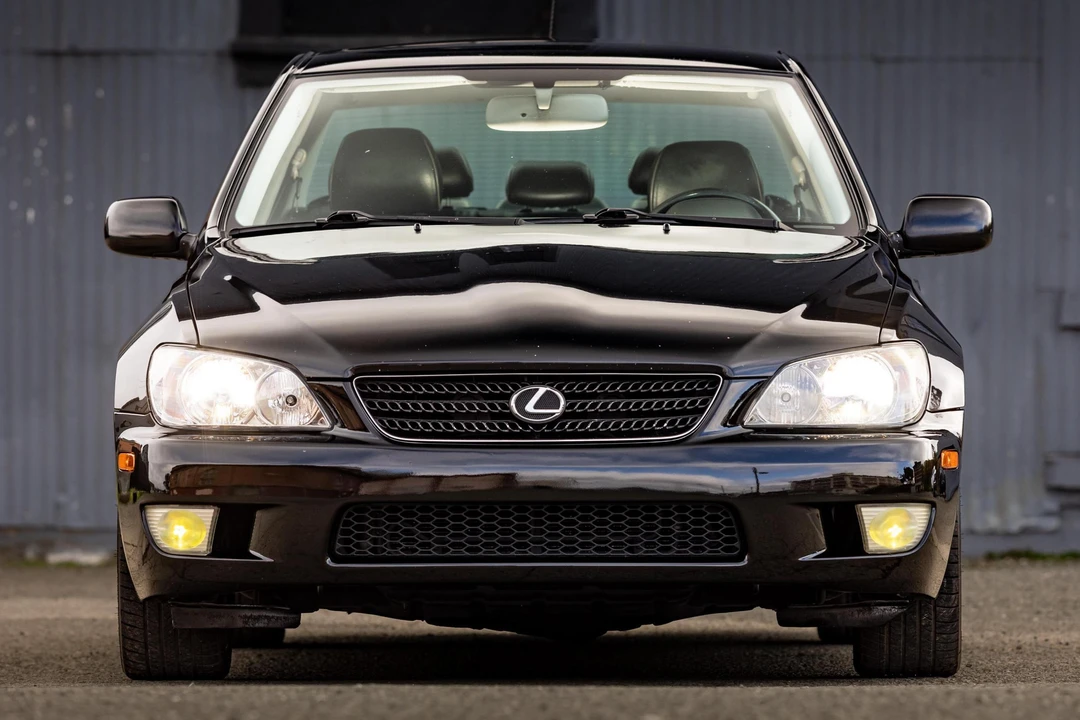 2002 Lexus IS 1st Gen - Image 2 of 31