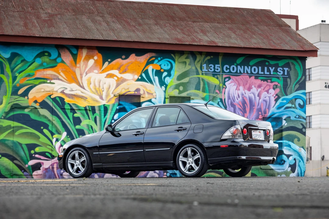 2002 Lexus IS 1st Gen - Image 21 of 31
