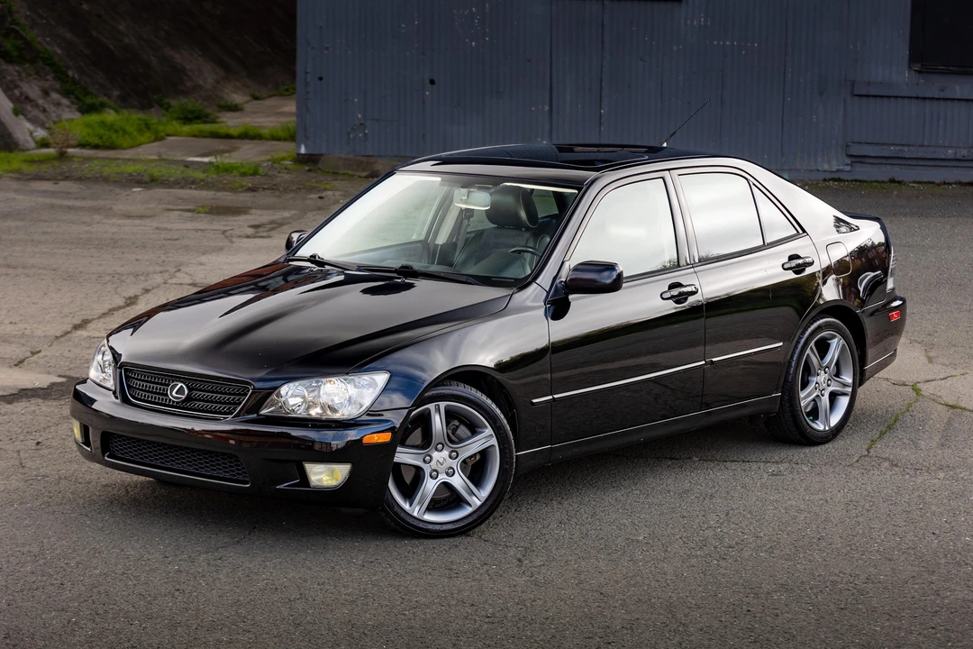 2002 Lexus IS 1st Gen - Image 15 of 31