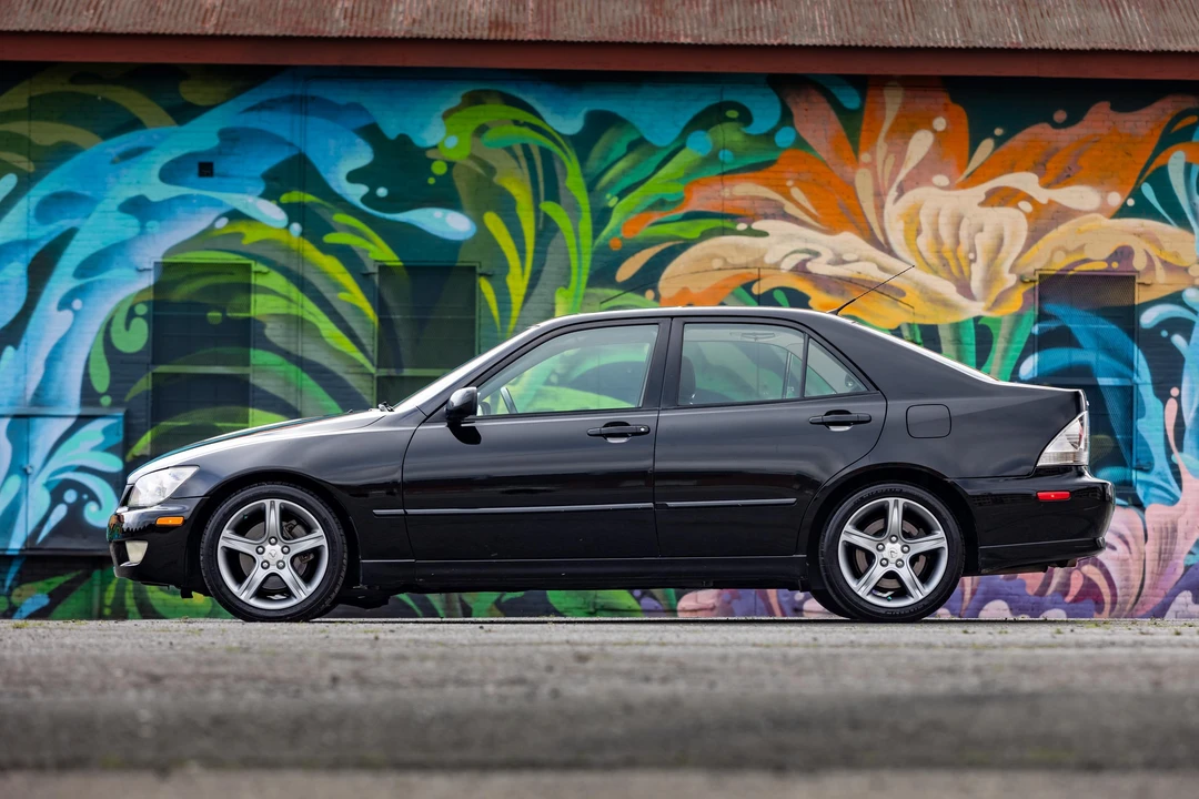 2002 Lexus IS 1st Gen - Image 19 of 31