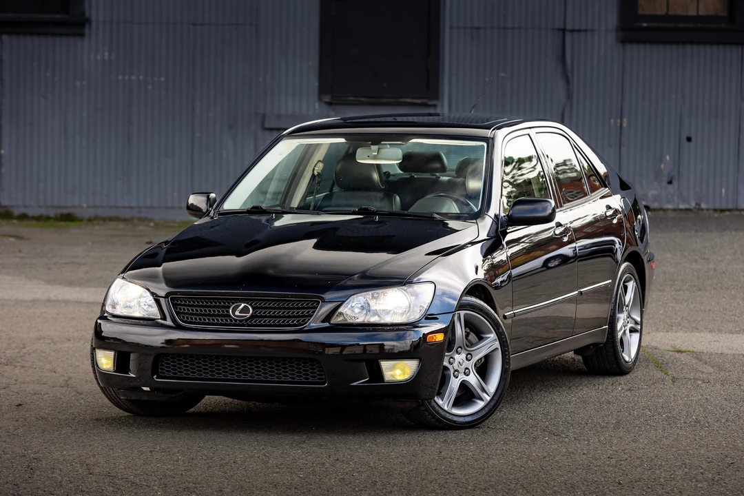 2002 Lexus IS 1st Gen - Image 10 of 31