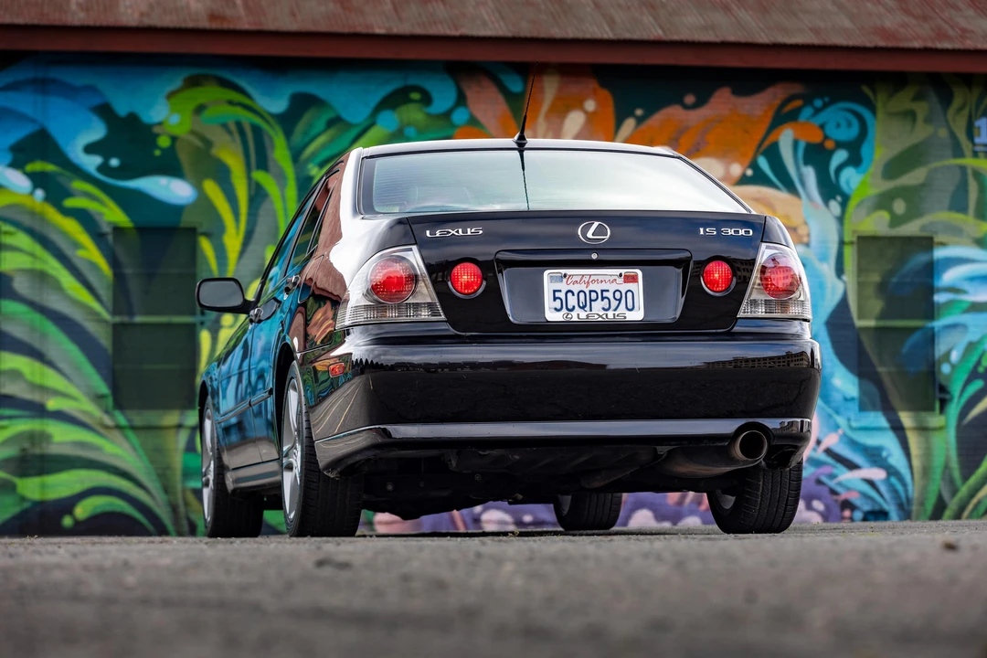2002 Lexus IS 1st Gen - Image 29 of 31
