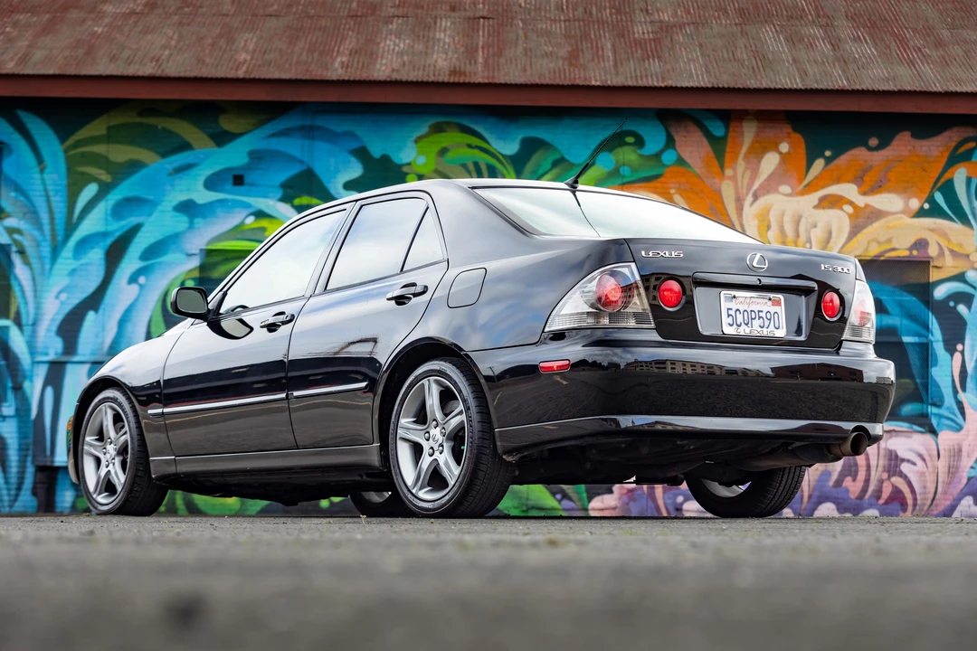 2002 Lexus IS 1st Gen - Image 23 of 31