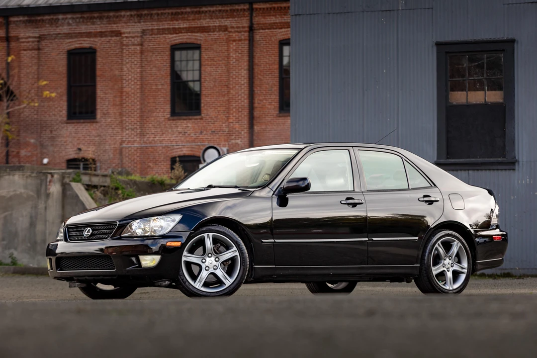 2002 Lexus IS 1st Gen - Image 17 of 31