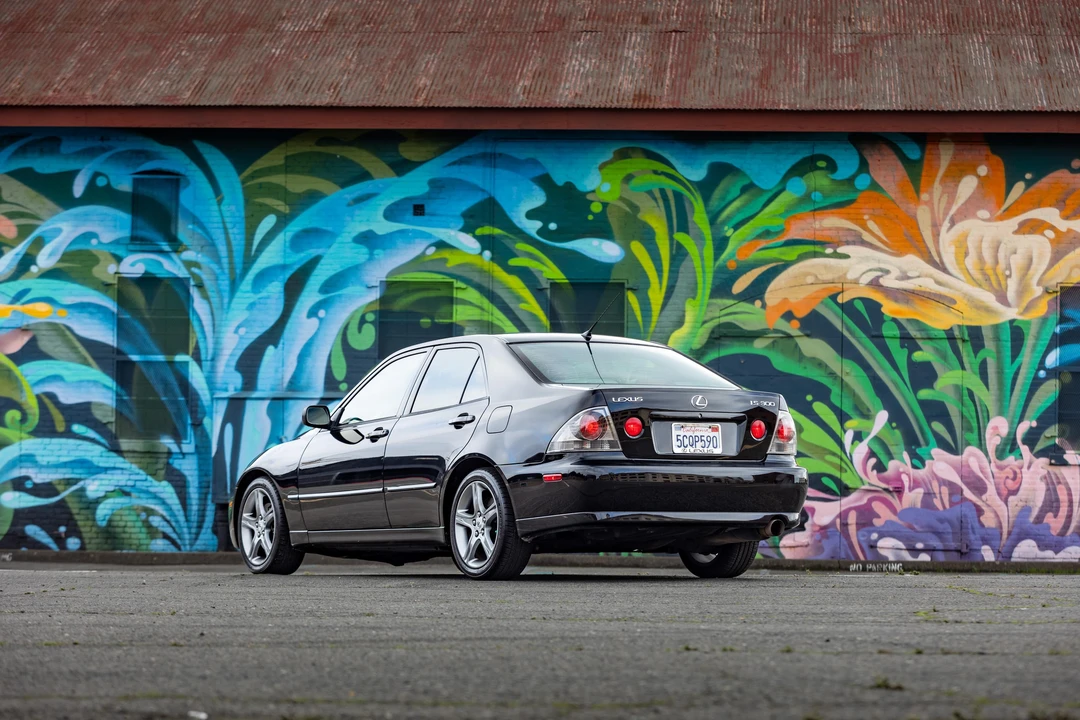 2002 Lexus IS 1st Gen - Image 25 of 31