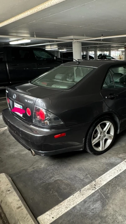 2002 Lexus IS 1st Gen - Image 9 of 16