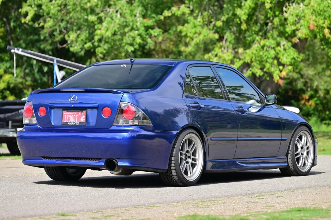 2002 Lexus IS 1st Gen - Image 4 of 31