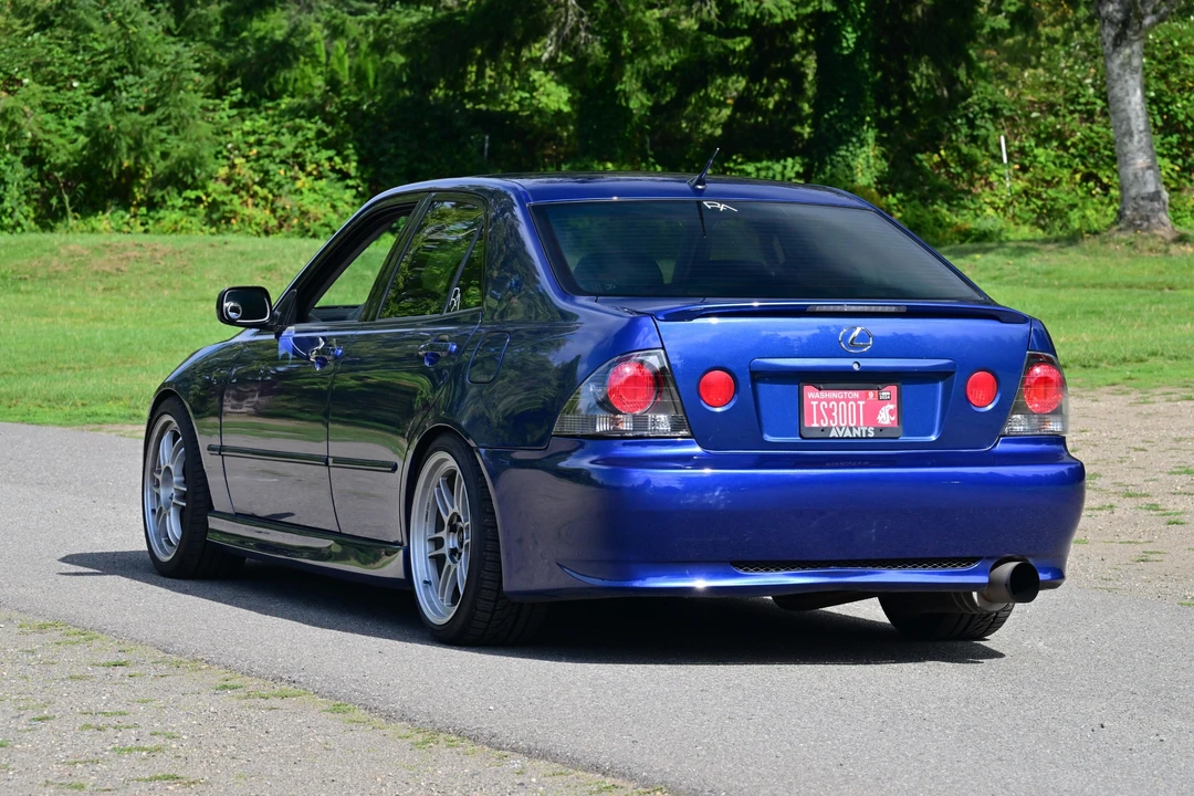 2002 Lexus IS 1st Gen - Image 9 of 31