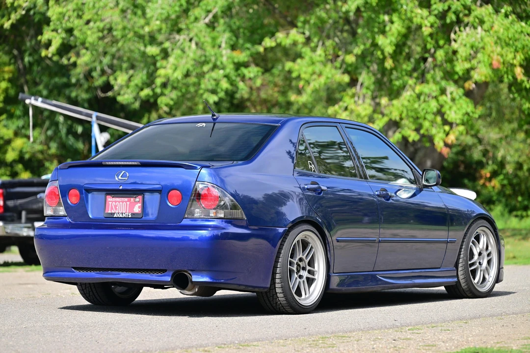 2002 Lexus IS 1st Gen - Image 10 of 31