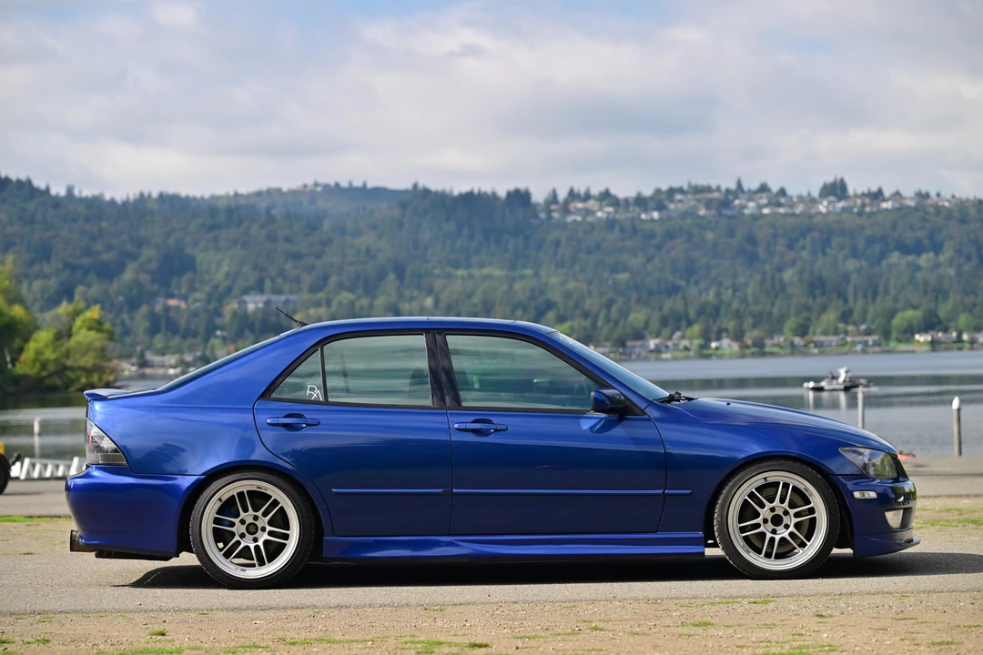 2002 Lexus IS 1st Gen - Image 11 of 31