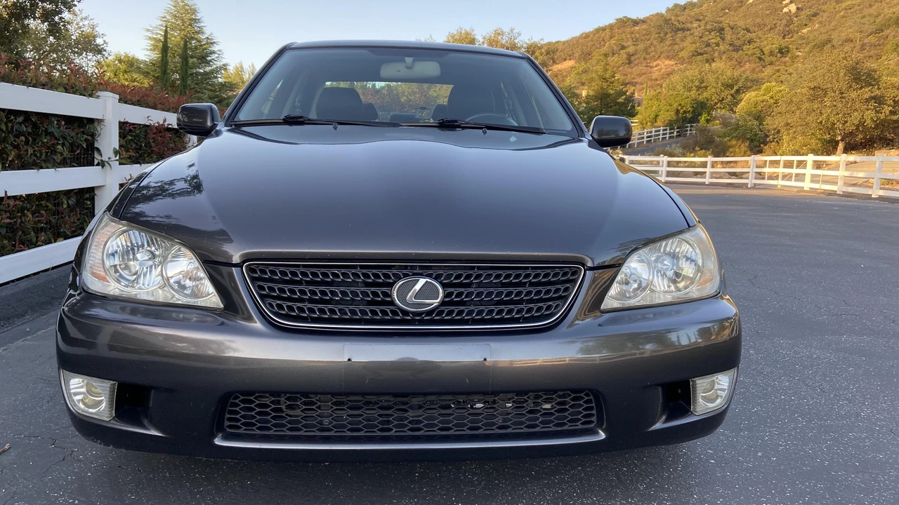 2002 Lexus IS 1st Gen - Image 7 of 11