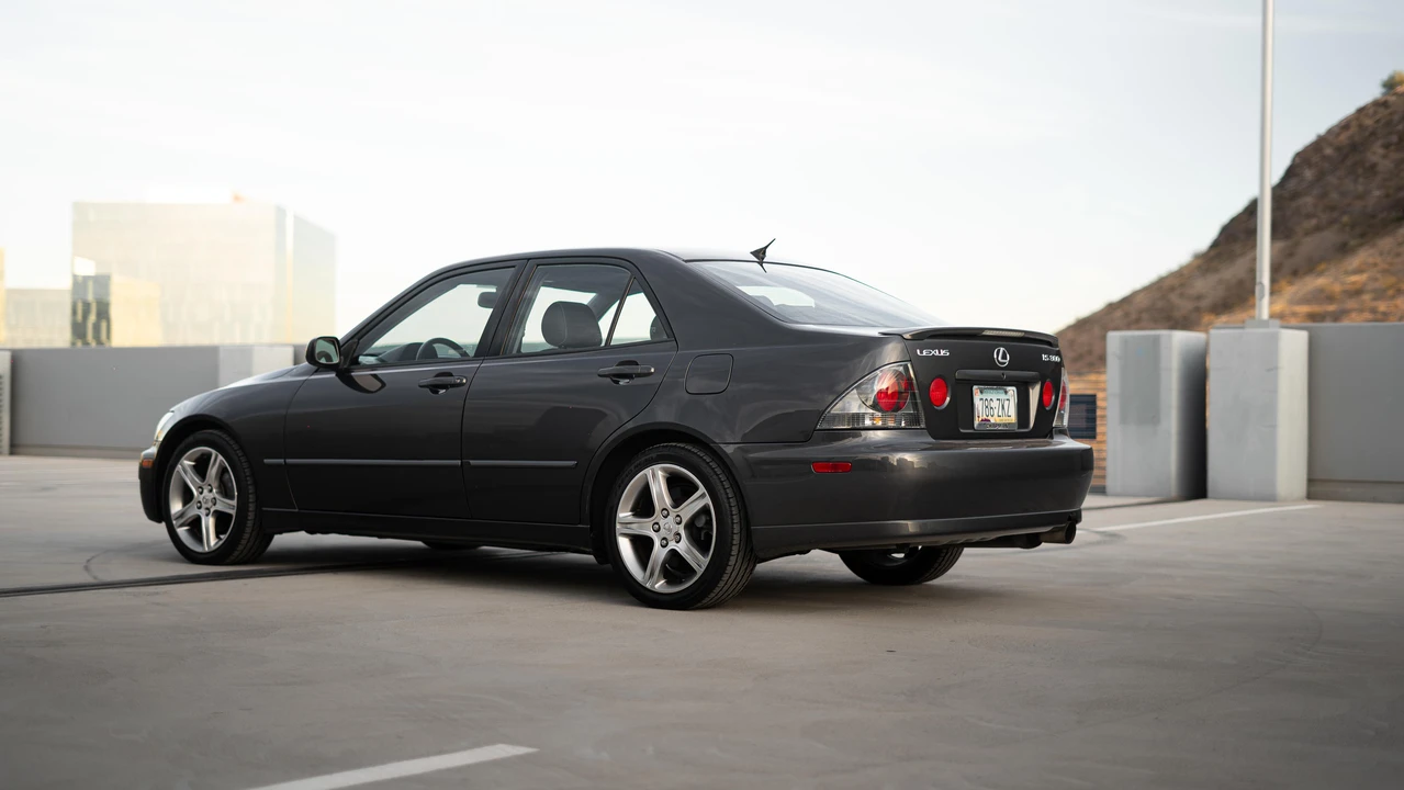 2002 Lexus IS 1st Gen - Image 8 of 31