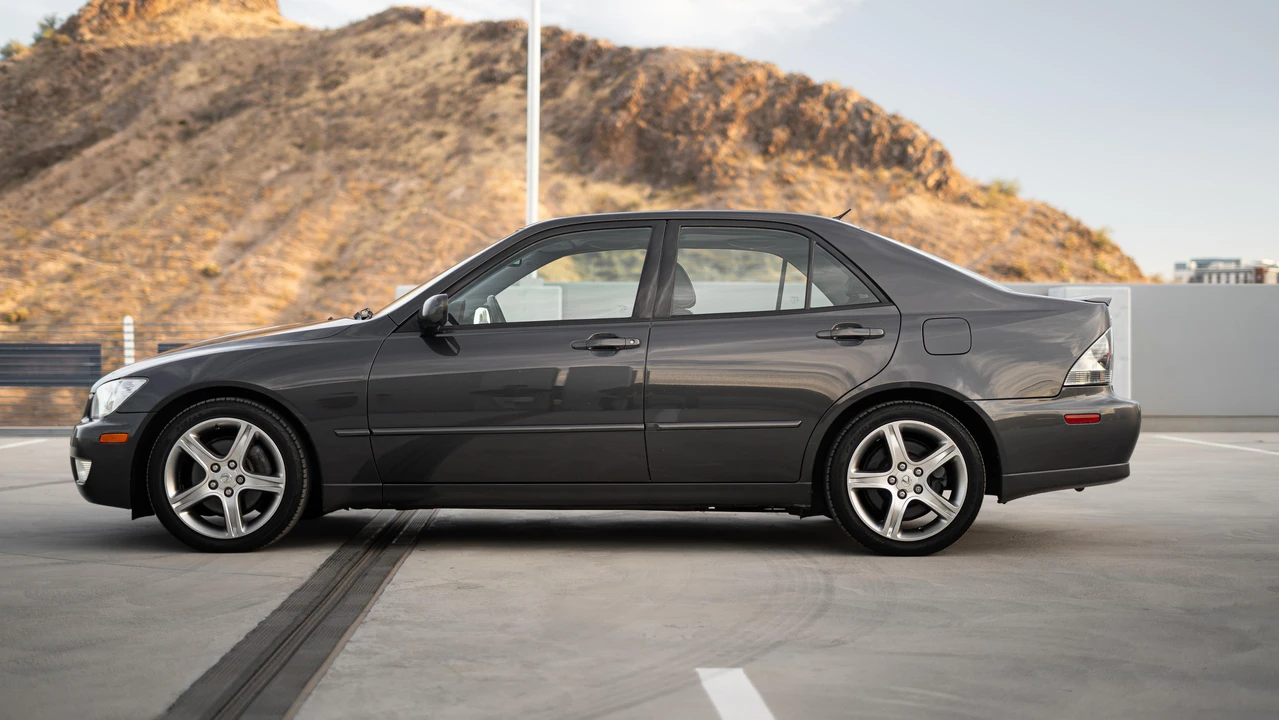 2002 Lexus IS 1st Gen - Image 7 of 31