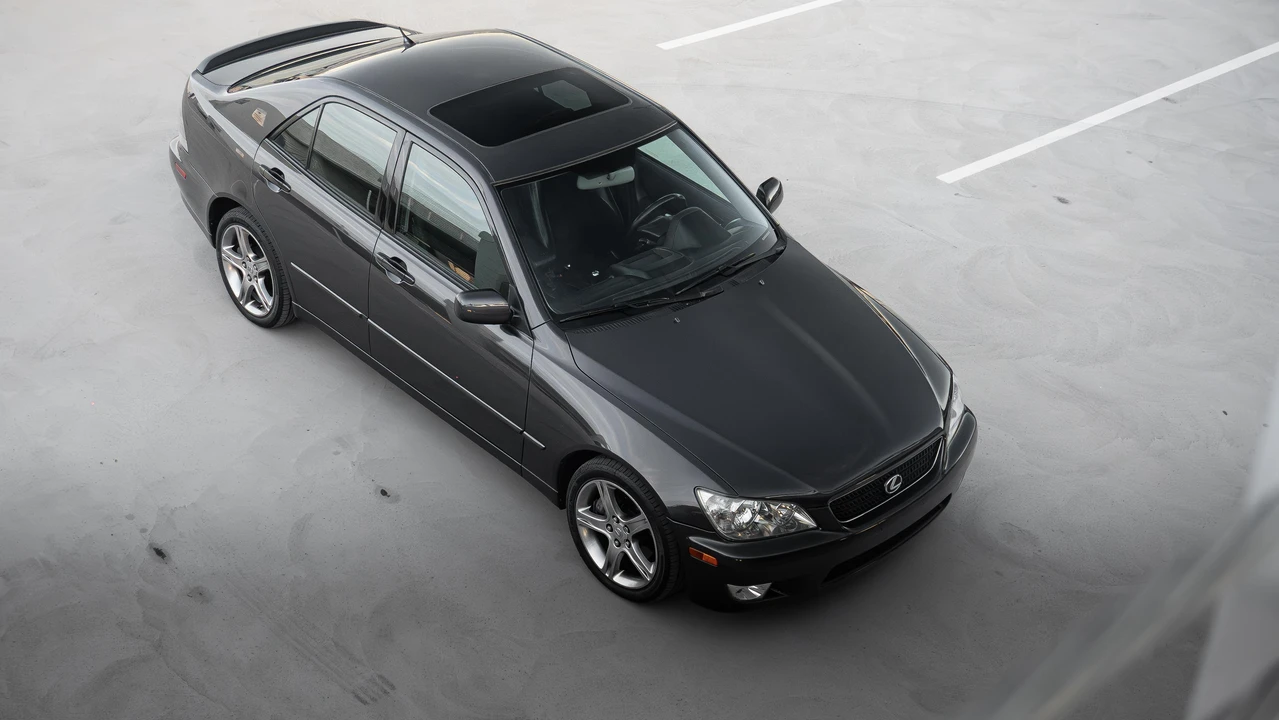 2002 Lexus IS 1st Gen - Image 16 of 31