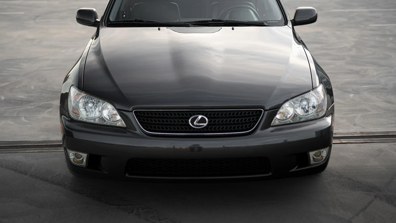 2002 Lexus IS 1st Gen - Image 21 of 31